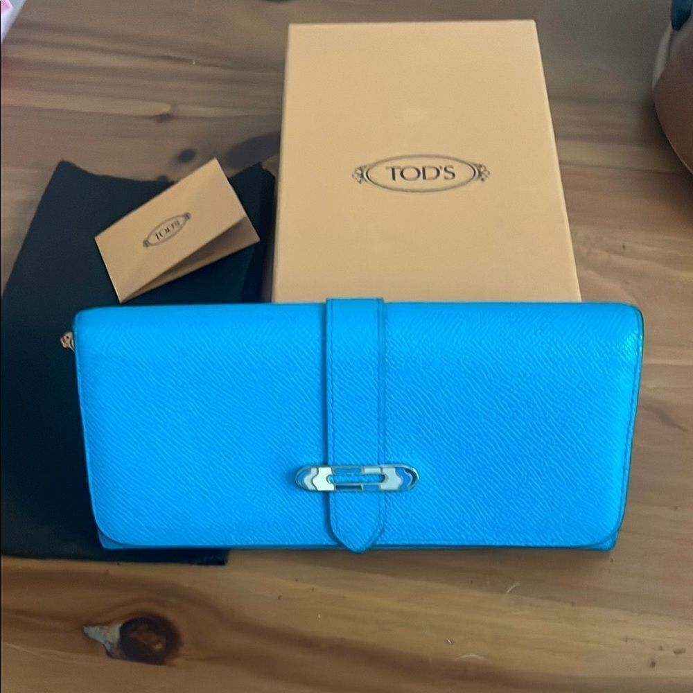 Tod's Blue Leather Wallet with Silver Clasp